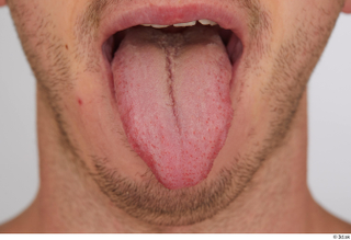 Joel tongue 0001.jpg